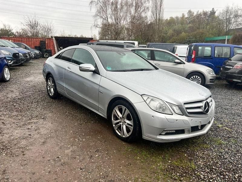 Gebraucht Mercedes E350 292 PS (214 kW) 2009 Silber Coupé