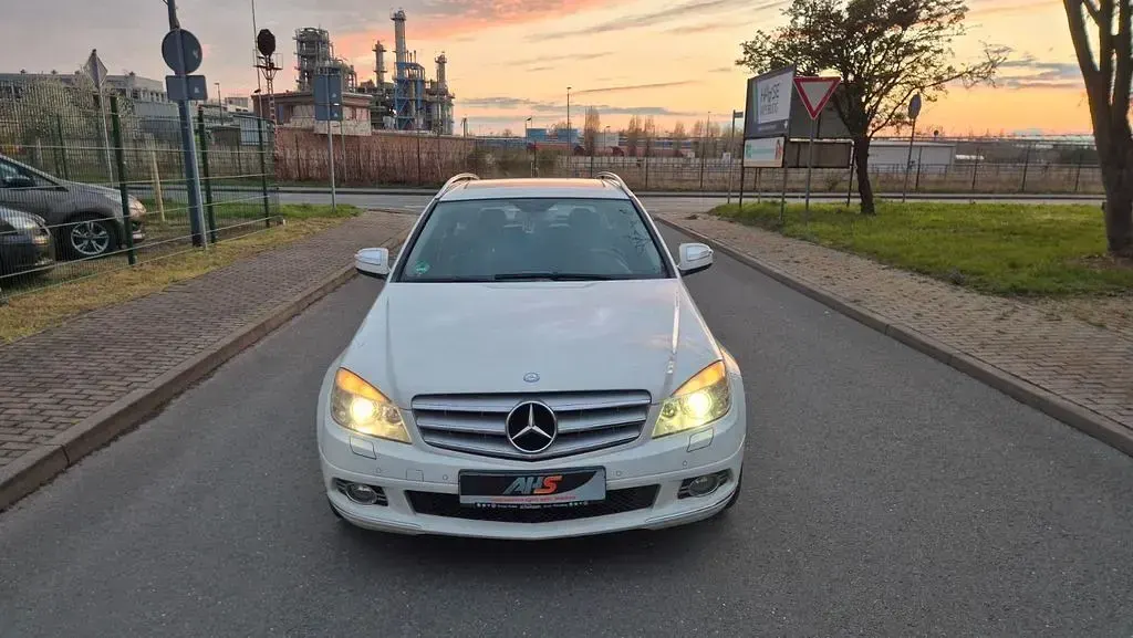 Gebraucht Mercedes C180 156 PS (114 kW) 2008 Weiß Kombi
