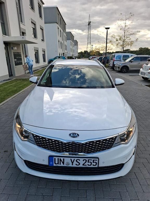 Weiß Gebraucht 2017 Kia Optima Vision Kombi | 13.000 € (Guter Preis) - Bild 1/4