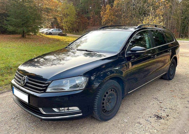 Schwarz Gebraucht 2011 VW Passat Kombi | 4.199 € (Superpreis) - Bild 1/4