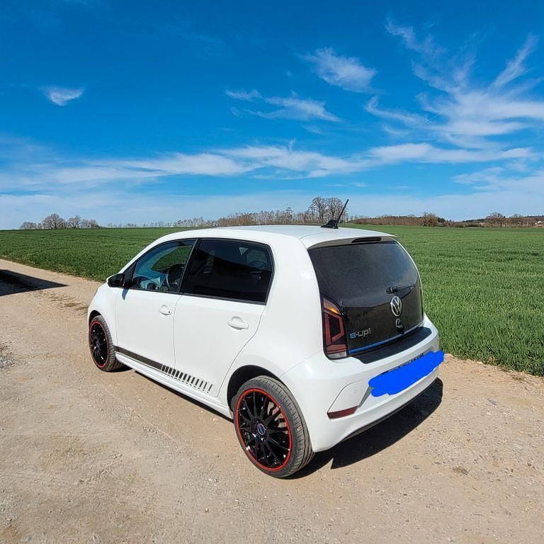 Gebraucht VW e-up! Edition 61 kW (83 PS) 2023 Weiß Kleinwagen