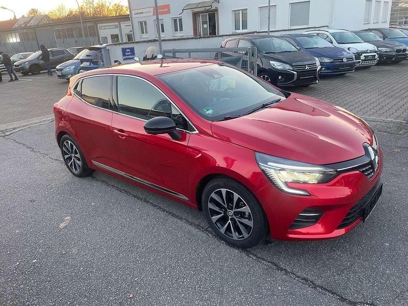 Gebraucht Renault Clio V Techno 94 PS (69 kW) 2023 Dezirrot Kleinwagen
