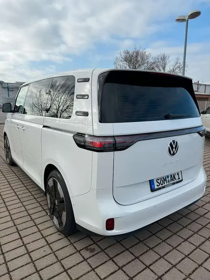 Gebraucht VW ID. Buzz Pro 150 kW (204 PS) 2023 Candyweiß Van / Kleinbus