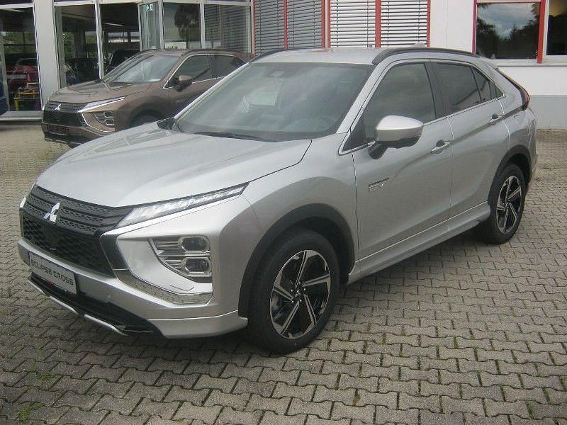 Silber Neu 2025 Mitsubishi Eclipse Cross Select SUV | 36.900 € - Bild 1/4
