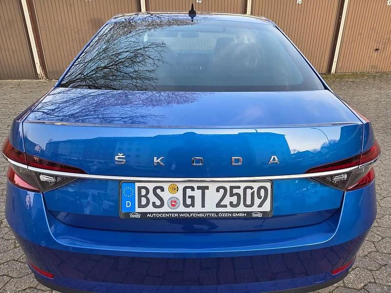 Gebraucht Skoda Superb 190 PS (139 kW) 2019 Limousine