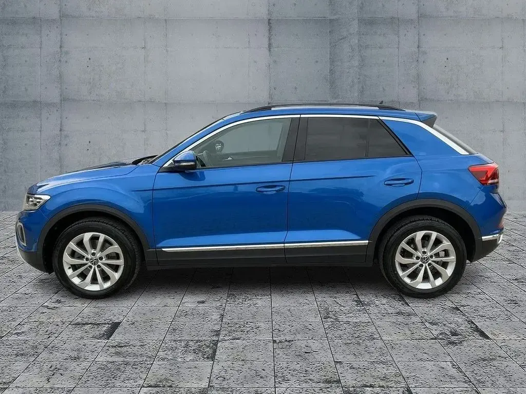 Second-hand VW T-Roc Beats 150 CP (110 kW) 2023 Albastru SUV