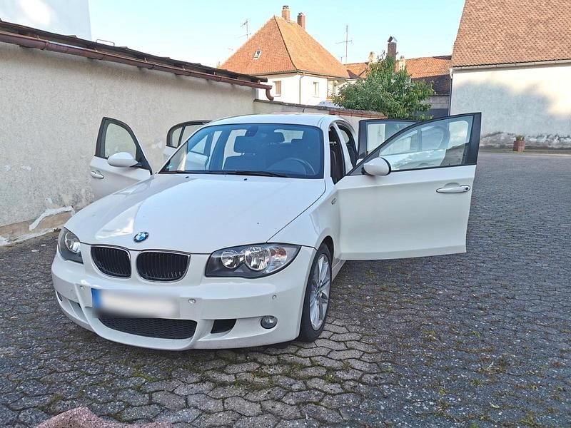 Gebraucht BMW 120 Shadowline 177 PS (130 kW) 2008 Weiß Kleinwagen