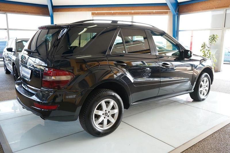Gebraucht Mercedes ML350 224 PS (164 kW) 2009 Schwarz SUV