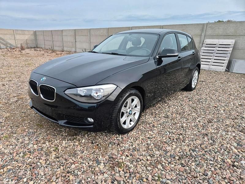 Schwarz Gebraucht 2013 BMW 116 Kleinwagen | 4.300 € (Superpreis) - Bild 1/4