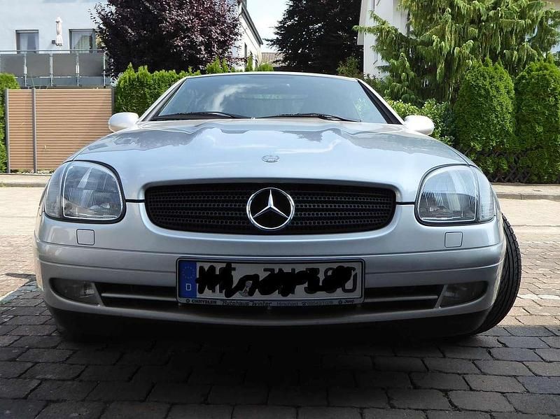 Gebraucht Mercedes SLK230 193 PS (141 kW) 1999 Silber Cabrio