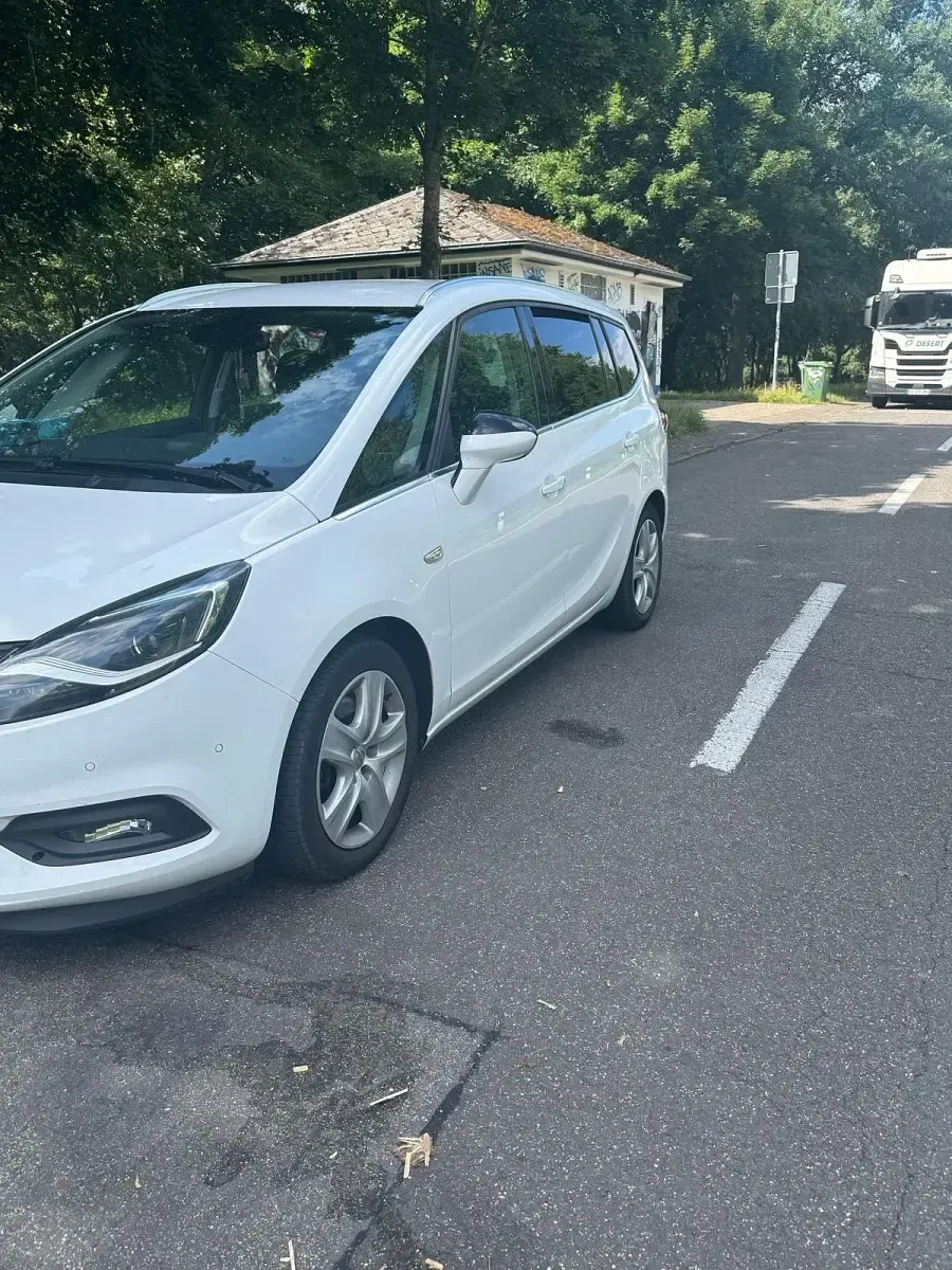 Gebraucht Opel Zafira Tourer 170 PS (125 kW) 2017 Weiß Van / Kleinbus