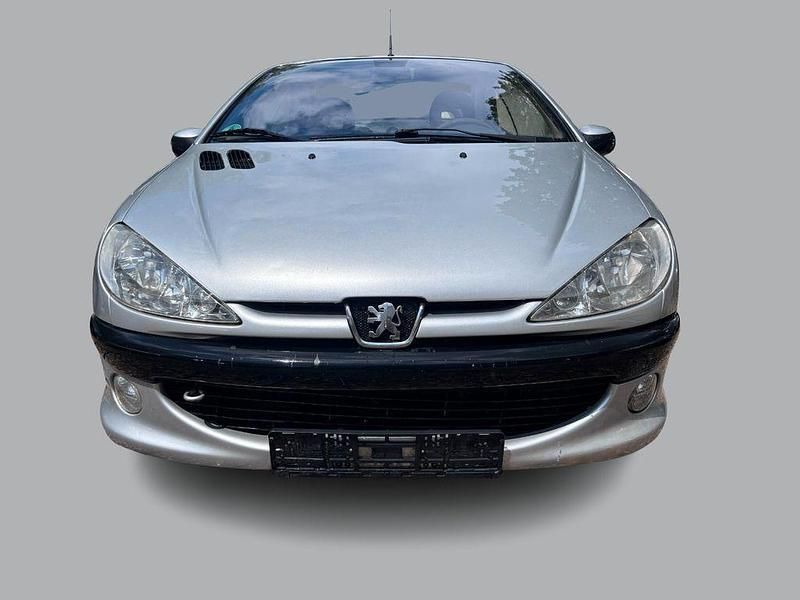 Gebraucht Peugeot 206 CC Platinum 109 PS (80 kW) 2003 Silber Cabrio