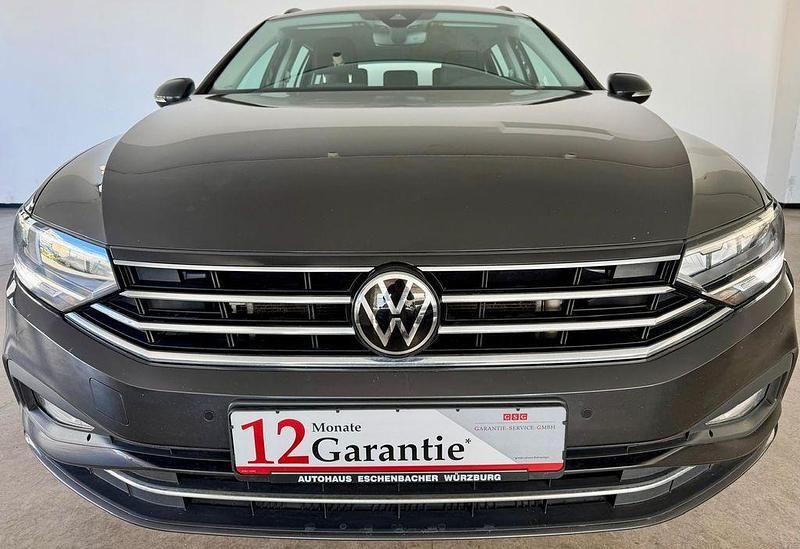 Gebraucht VW Passat 150 PS (110 kW) 2023 Grau Kombi