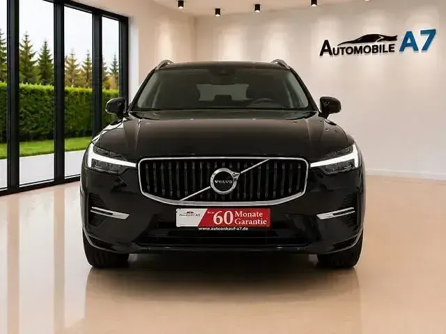 Gebraucht Volvo XC60 Momentum 197 PS (144 kW) 2022 Schwarz SUV
