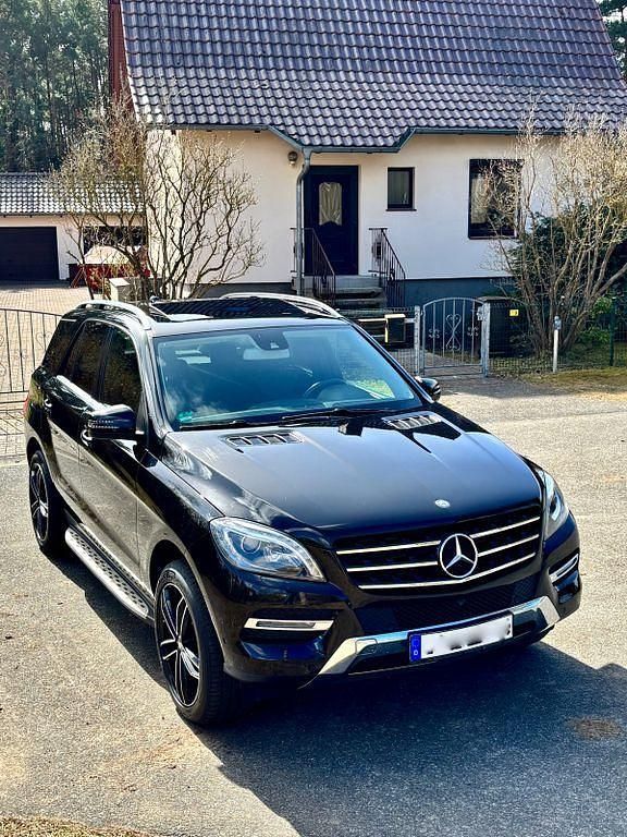 Gebraucht Mercedes ML250 204 PS (150 kW) 2014 Schwarz SUV