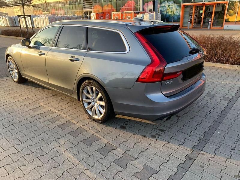 Gebraucht Volvo V90 Momentum 254 PS (186 kW) 2017 Grau Kombi