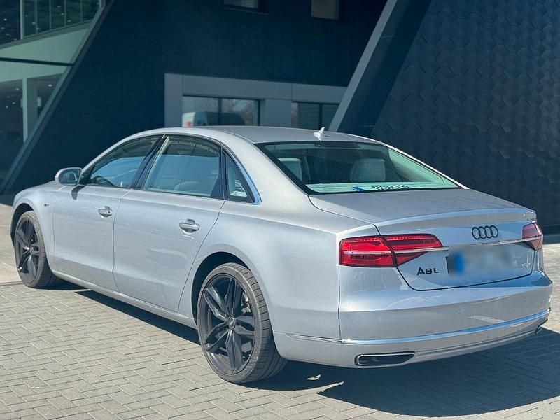Silber Gebraucht 2016 Audi A8L Comfort Limousine | 21.900 € (Superpreis) - Bild 1/4