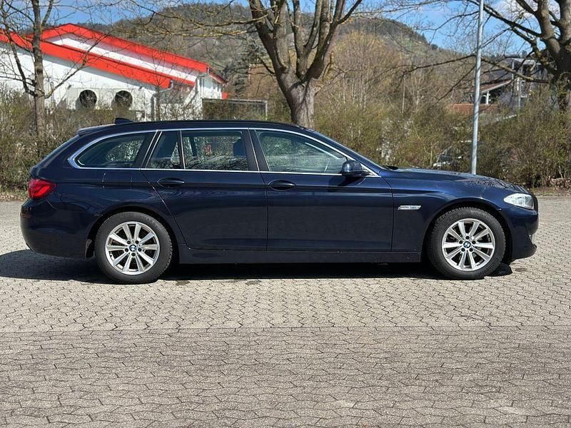 Używany BMW 520 184 KM (135 kW) 2012 Niebieski Kombi