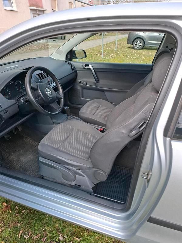 Gebraucht VW Polo 54 PS (39 kW) 2004 Grau Kleinwagen