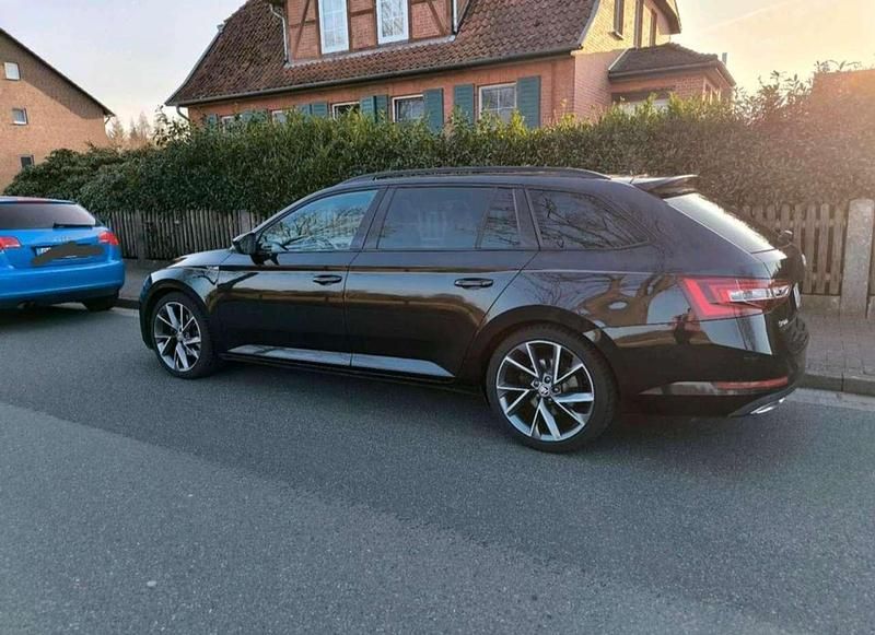 Gebraucht Skoda Superb SportLine 190 PS (139 kW) 2017 Schwarz Kombi