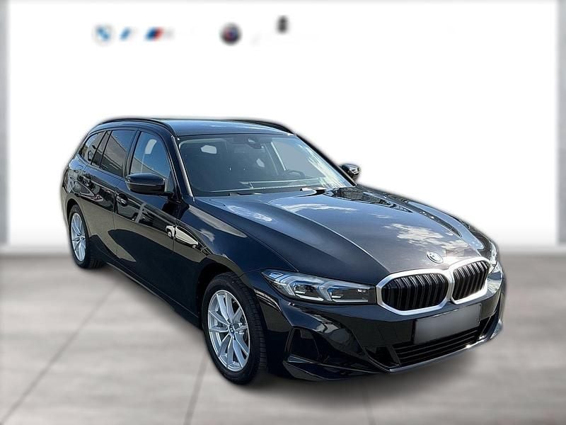 Gebraucht BMW 320e Efficient Dynamics 204 PS (150 kW) 2024 Schwarz metallic Kombi