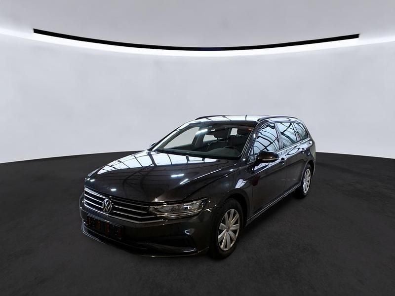 Grau Gebraucht 2022 VW Passat Conceptline Kombi | 20.455 € (Superpreis) - Bild 1/4