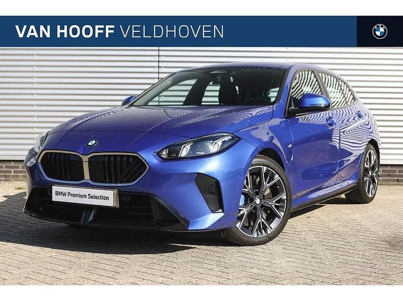 Blau Gebraucht 2025 BMW 120 M Sport Kleinwagen | 35.426 € (Etwas zu teuer) - Bild 1/4