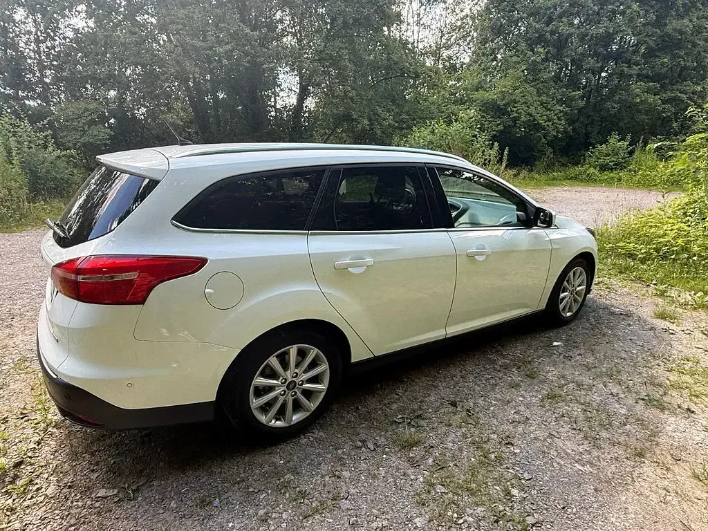 Gebraucht Ford Focus Titanium 150 PS (110 kW) 2015 Weiß Limousine