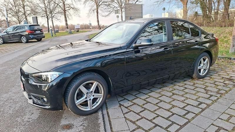 Gebraucht BMW 318 Advantage 136 PS (100 kW) 2017 Schwarz Limousine