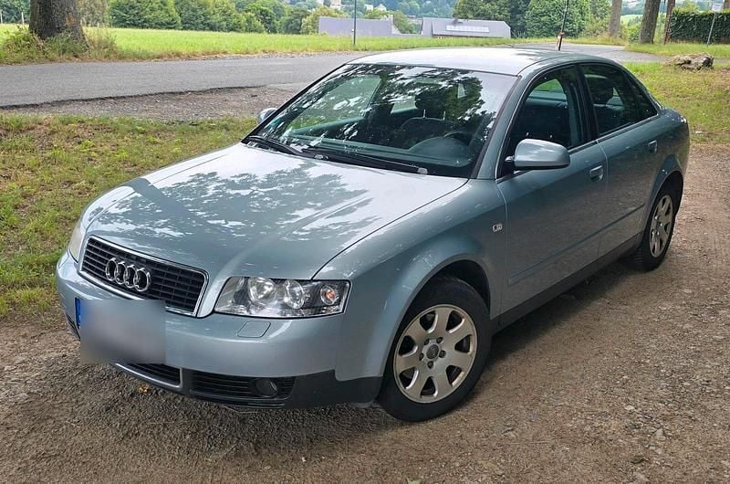 Blau Gebraucht 2002 Audi A4 Limousine | 1.999 € (Fairer Preis) - Bild 1/4