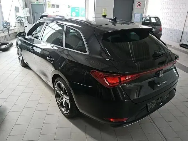Gebraucht Seat Leon ST FR 131 PS (96 kW) 2022 Mitternachtsschwarz Kombi