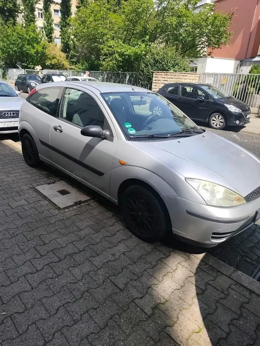 Gebraucht Ford Focus 75 PS (55 kW) 2004 Grau Kleinwagen