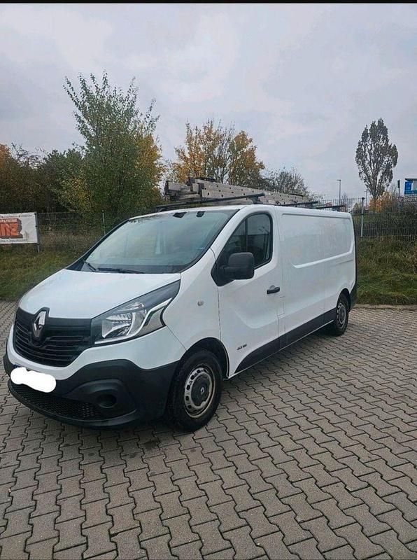 Gebraucht Renault Trafic 116 PS (85 kW) 2016 Weiß Van / Kleinbus