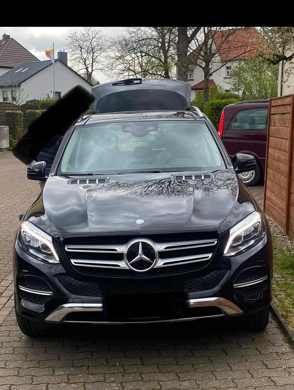 Schwarz Gebraucht 2017 Mercedes GLE400 SUV | 27.777 € (Teuer) - Bild 1/4
