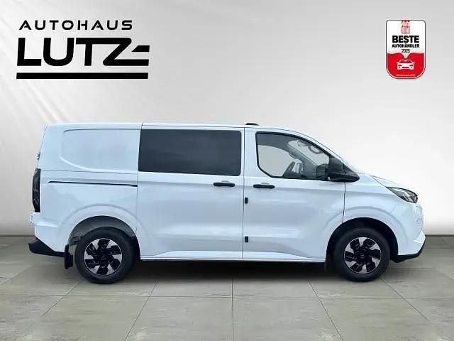 Neu Ford Transit Custom 87 PS (63 kW) 2026 Weiß Van