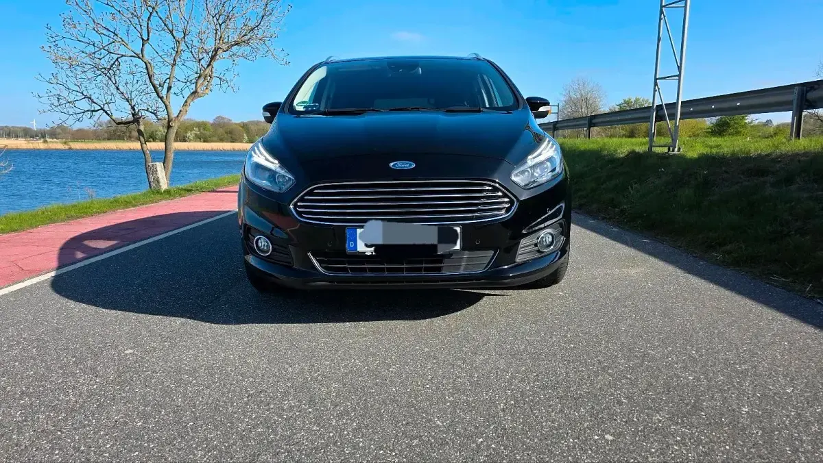 Gebraucht Ford S-MAX Titanium 190 PS (139 kW) 2019 Schwarz Van / Kleinbus