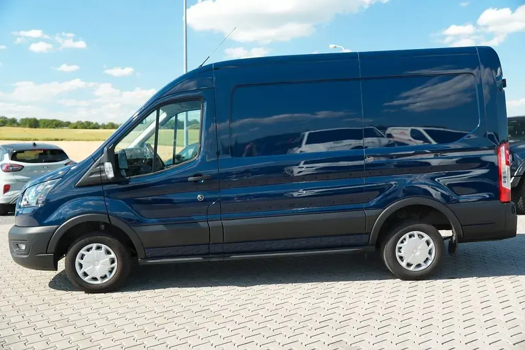 Gebraucht Ford Transit Trend 131 PS (96 kW) 2022 Blau Van / Kleinbus