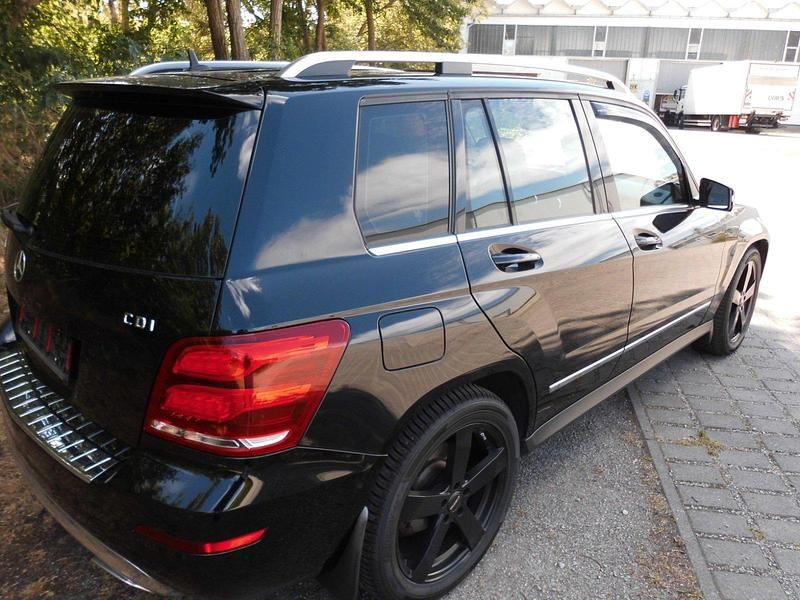 Gebraucht Mercedes GLK200 143 PS (105 kW) 2014 Schwarz SUV