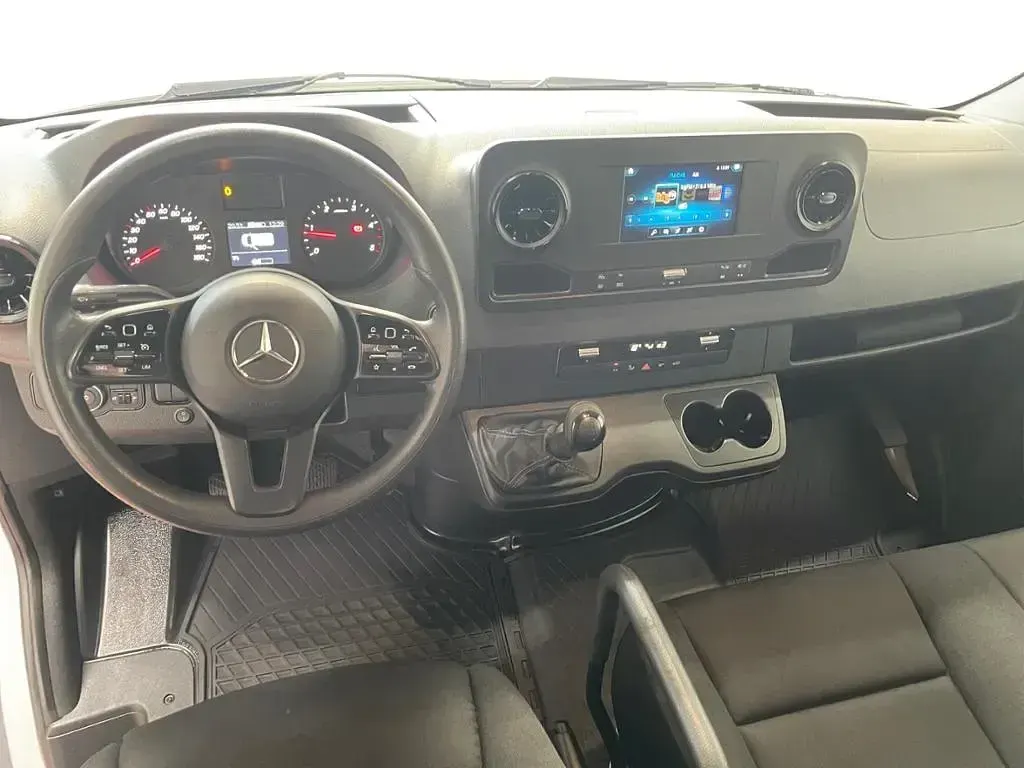 Gebraucht Mercedes Sprinter 170 PS (125 kW) 2024 Arktikweiss Van