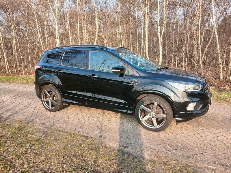 Gebraucht Ford Kuga ST-Line 150 PS (110 kW) 2017 Schwarz SUV