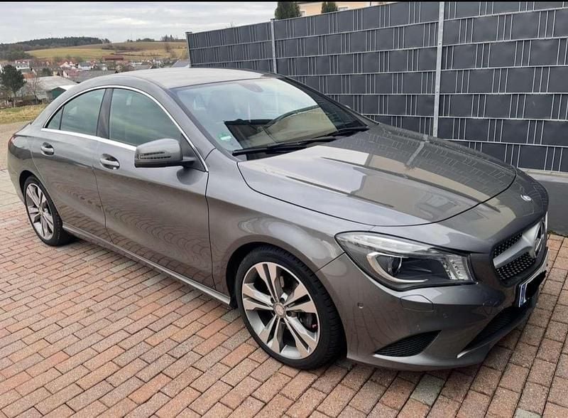 Gebraucht 2013 Mercedes CLA180 Urban Limousine | 13.700 € (Fairer Preis) - Bild 1/4