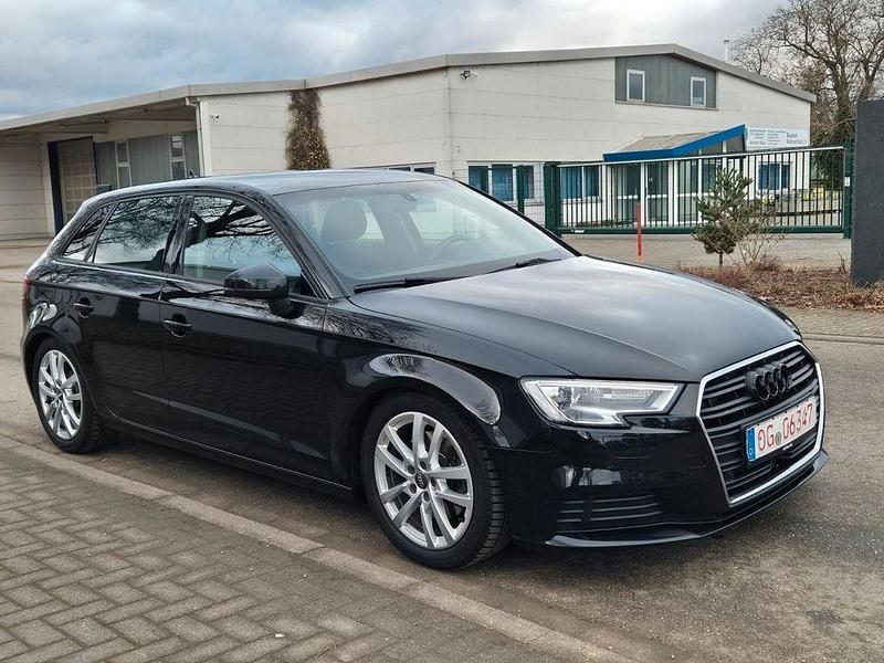 Gebraucht Audi A3 Basis 150 PS (110 kW) 2020 Schwarz Limousine