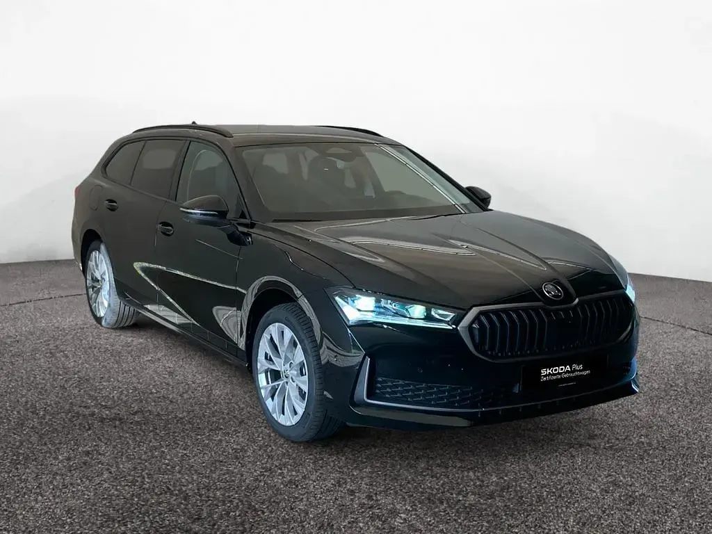 Gebraucht Skoda Superb Selection 150 PS (110 kW) 2024 Onyxschwarz metallic Kombi