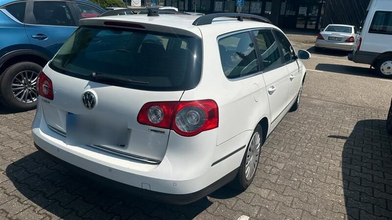 Weiß Gebraucht 2009 VW Passat Kombi | 3.300 € (Fairer Preis) - Bild 1/4