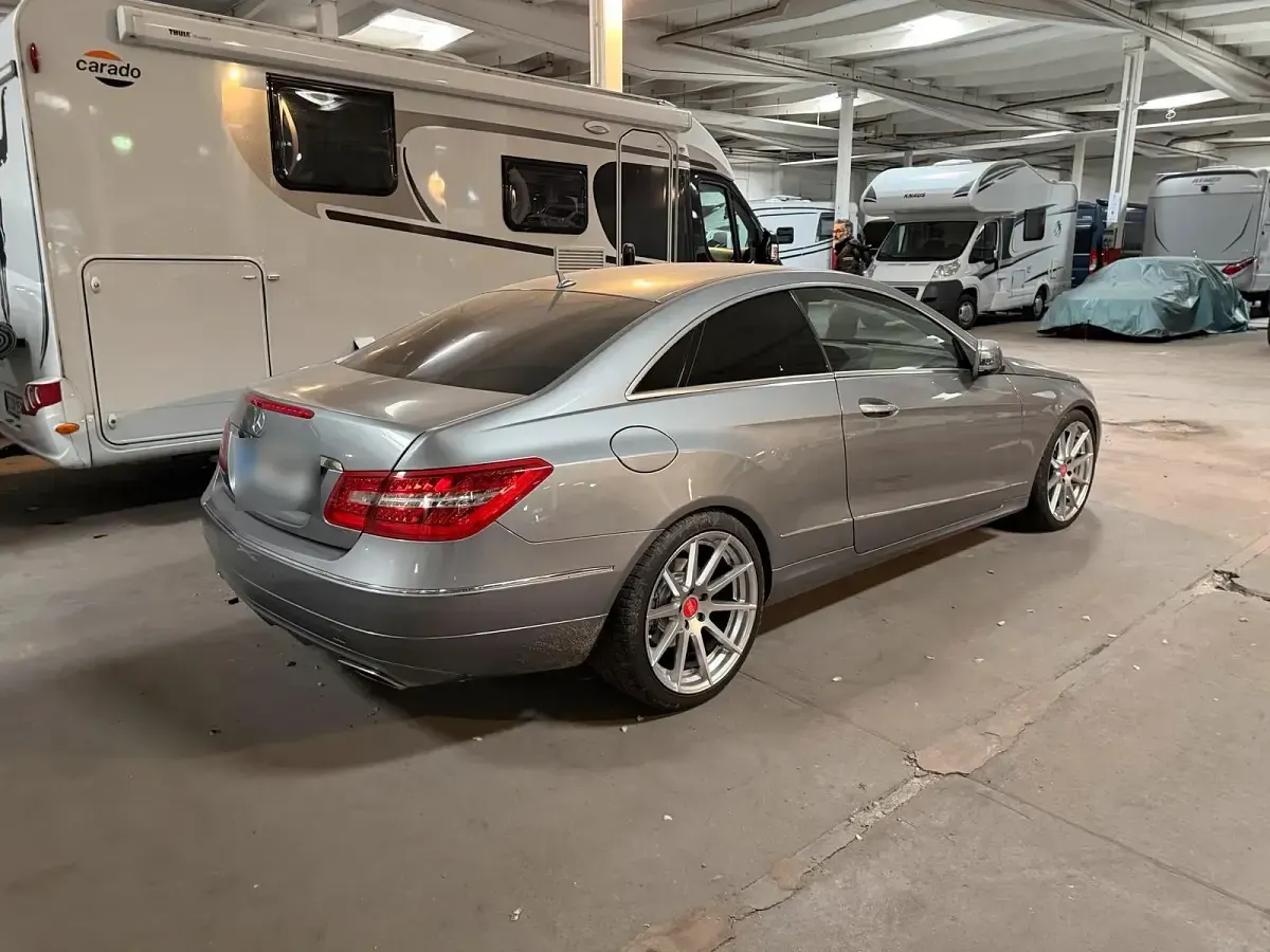 Gebraucht Mercedes E500 387 PS (284 kW) 2010 Grau Coupé