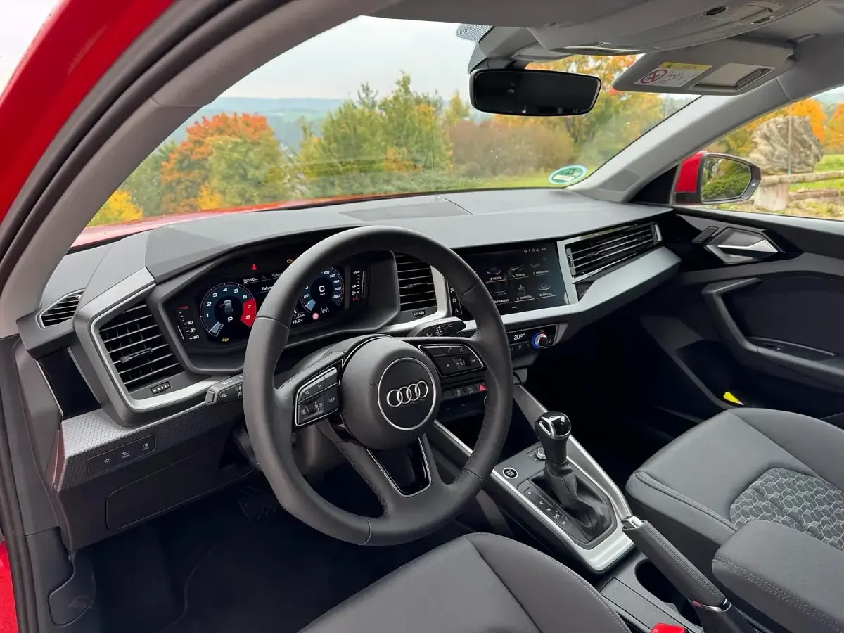 Gebraucht Audi A1 116 PS (85 kW) 2025 Rot SUV