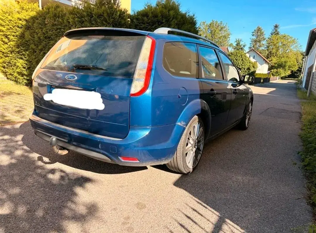Gebraucht Ford Focus 115 PS (84 kW) 2009 Blau Kombi