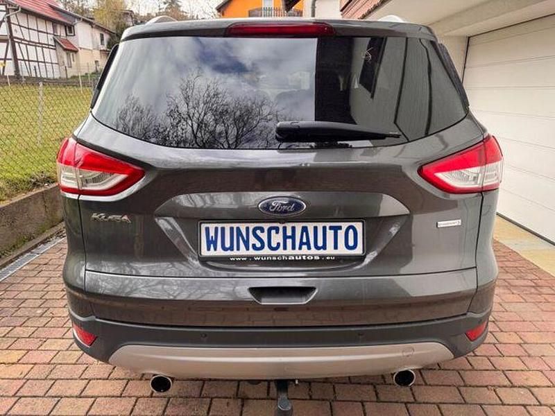Gebraucht Ford Kuga Titanium 150 PS (110 kW) 2016 Grau SUV
