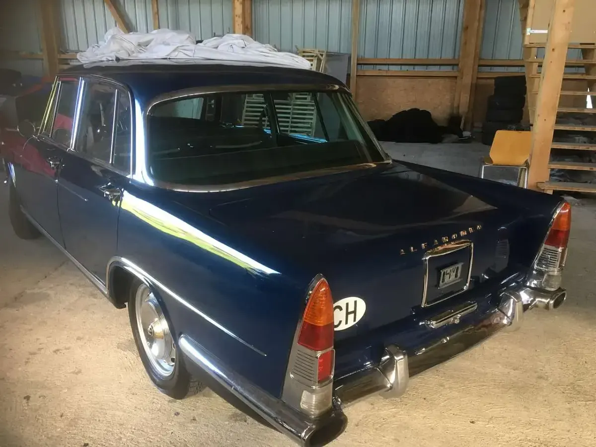 Gebraucht Alfa Romeo 2000 109 PS (80 kW) 1960 Blau Limousine
