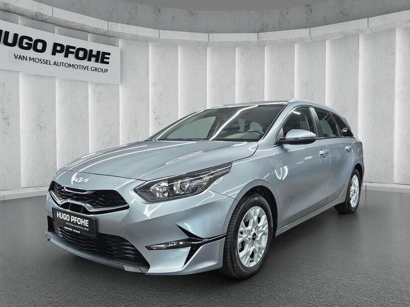 (css) lunar silver m Gebraucht 2023 Kia Ceed Vision Kombi | 21.290 € (Fairer Preis) - Bild 1/4